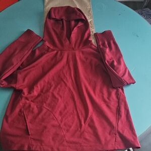 butterfly back sthletic pullover never worn